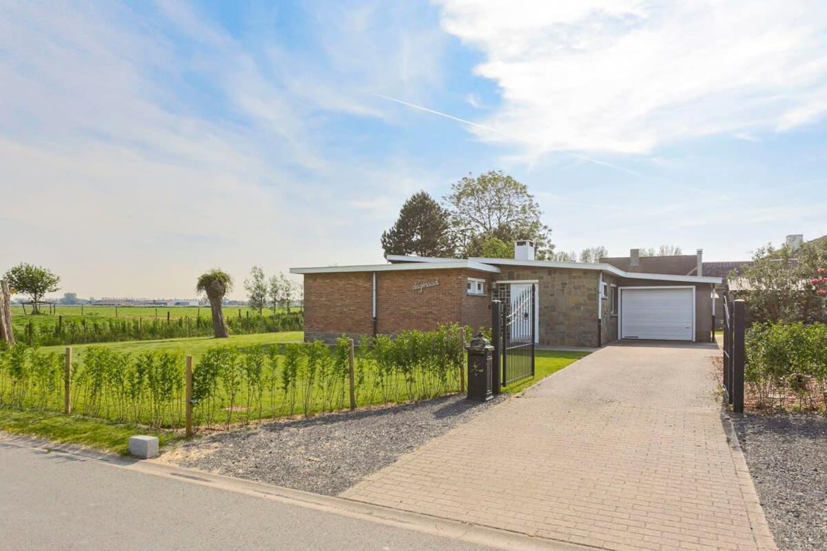 Huswell - Bungalow With Garden At 5 Minutes From The Beach Villa De Haan Exteriör bild